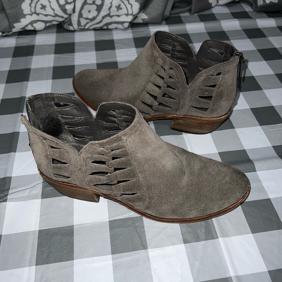 Vince Camuto ankle boots size 7​ - Picture 1 of 11